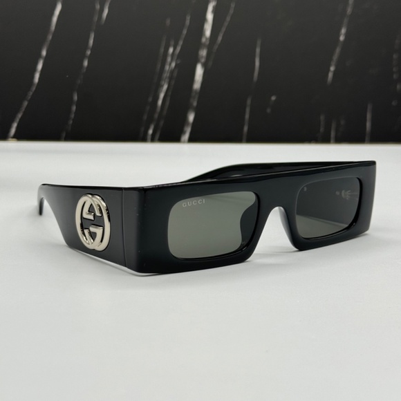 NEW GG1646S 001 GUCCI BLACK RECTANGULAR WOMEN GUCCI SUNGLASSES - Picture 1 of 13